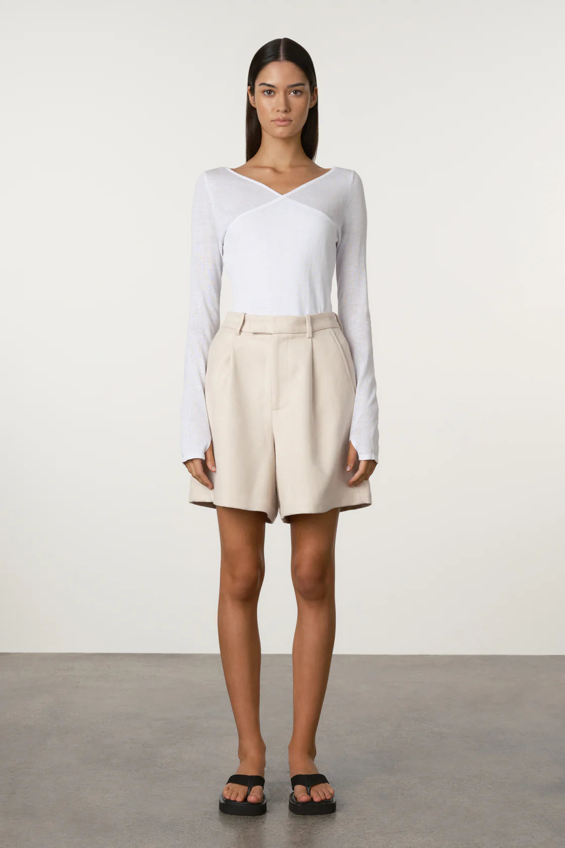 TAILORED TWILL SHORT - HUSK