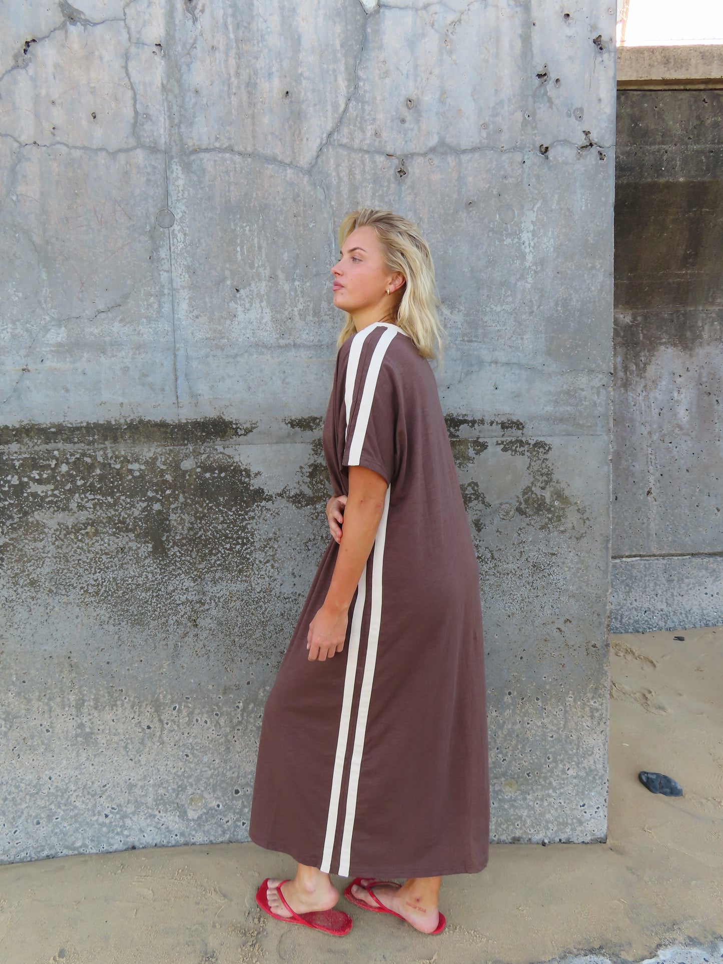 STUDIO T-SHIRT STRIPE EVERYDAY DRESS - CHOCOLATE