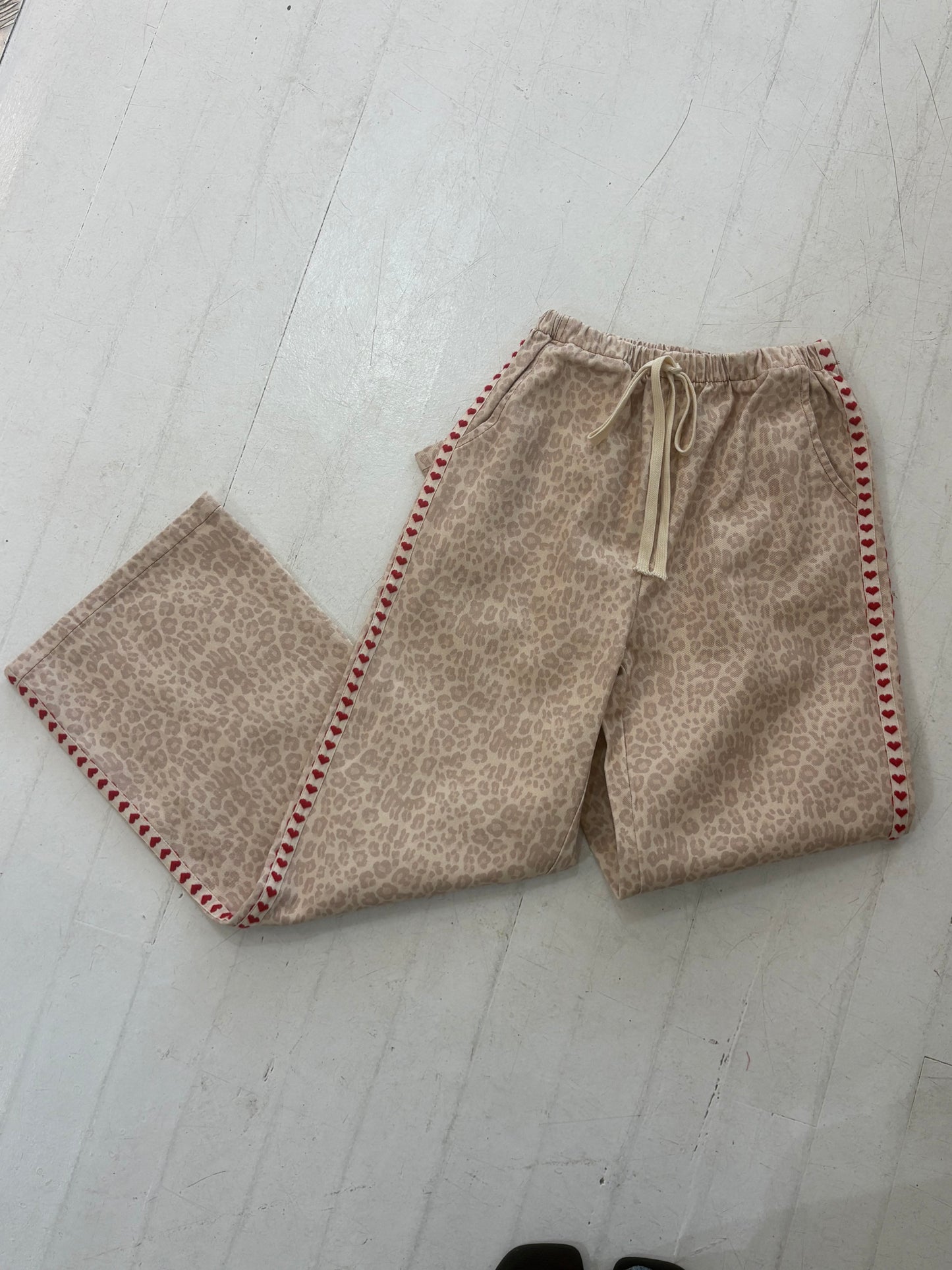 By Frankie Cream Leopard Heart Stripe Pant | Wide Leg