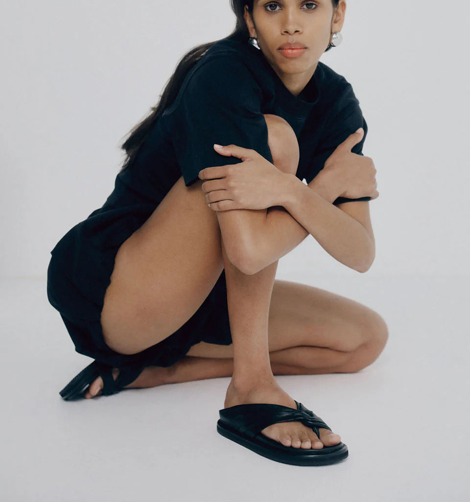 PAOLA - Black Leather